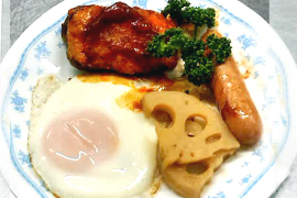 目玉焼き・ピーマン肉詰め・蓮根・ウィンナー